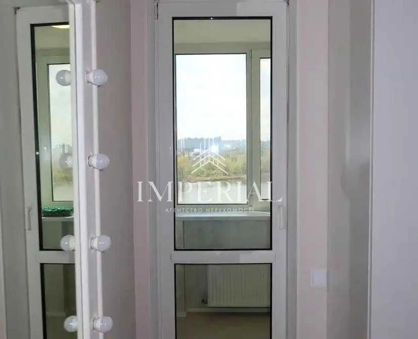Sale of a 3-bedroom apartment in the ObolonSky residential complex
