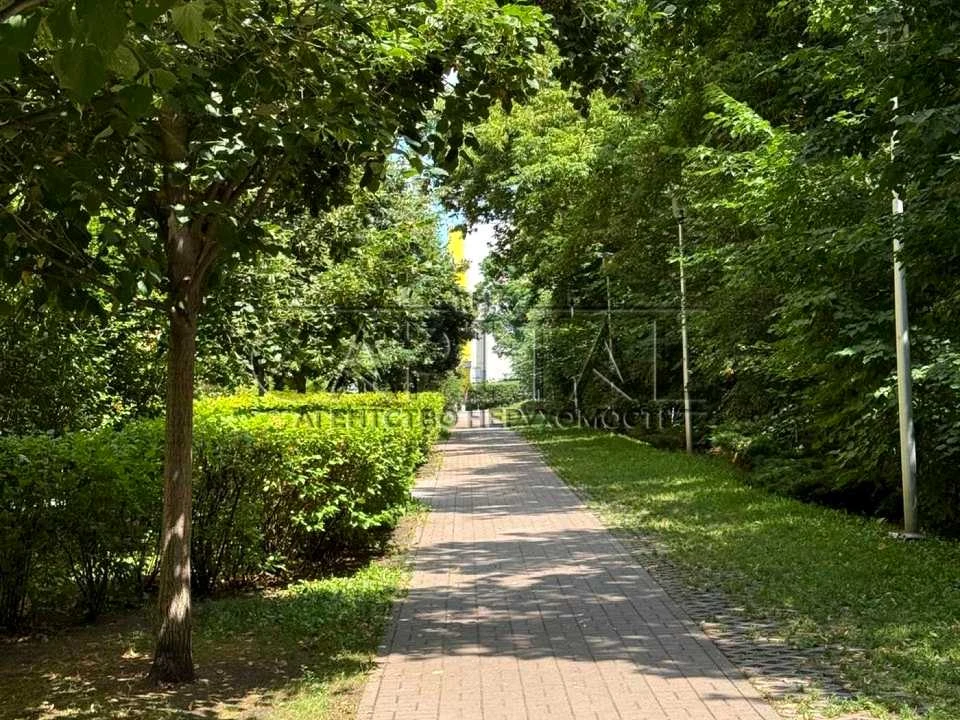 Квартира. Киев, Регенераторная улица