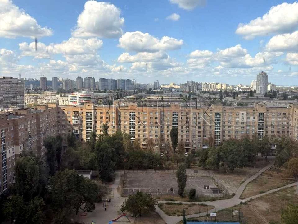 Apartment. Volodymyr Sosyura Street, Kyiv
