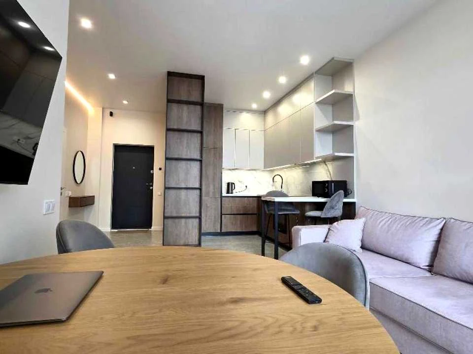 Apartment. Kyiv, Berezhyi Prospect.