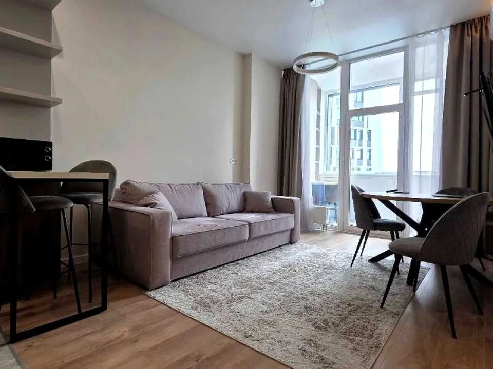 Apartment. Kyiv, Berezhyi Prospect.