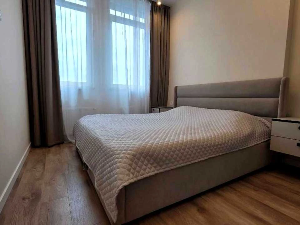 Apartment. Kyiv, Berezhyi Prospect.