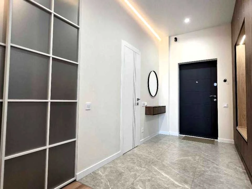 Apartment. Kyiv, Berezhyi Prospect.