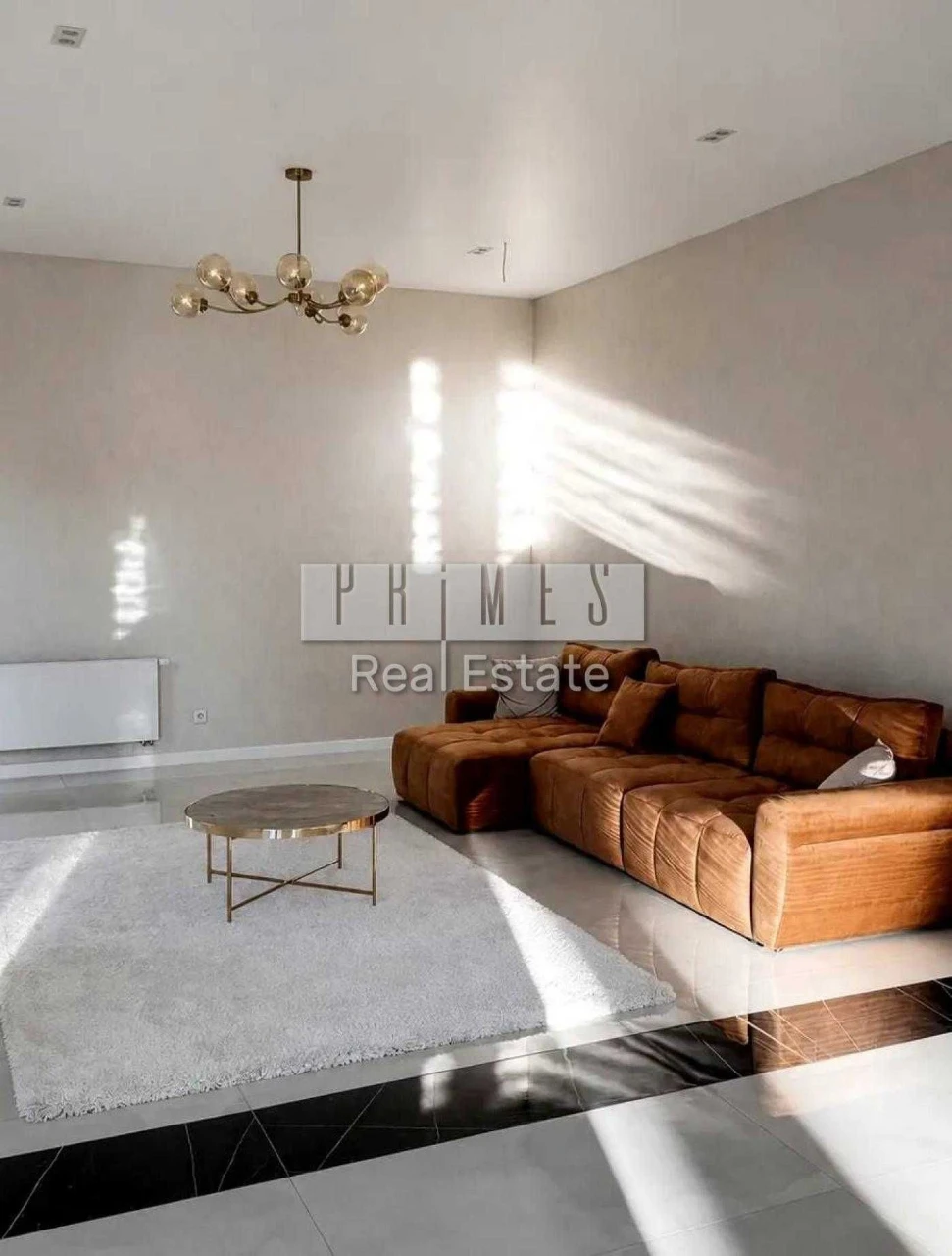 Продаж сучасного будинку 243 м² з ремонтом, Бикивня