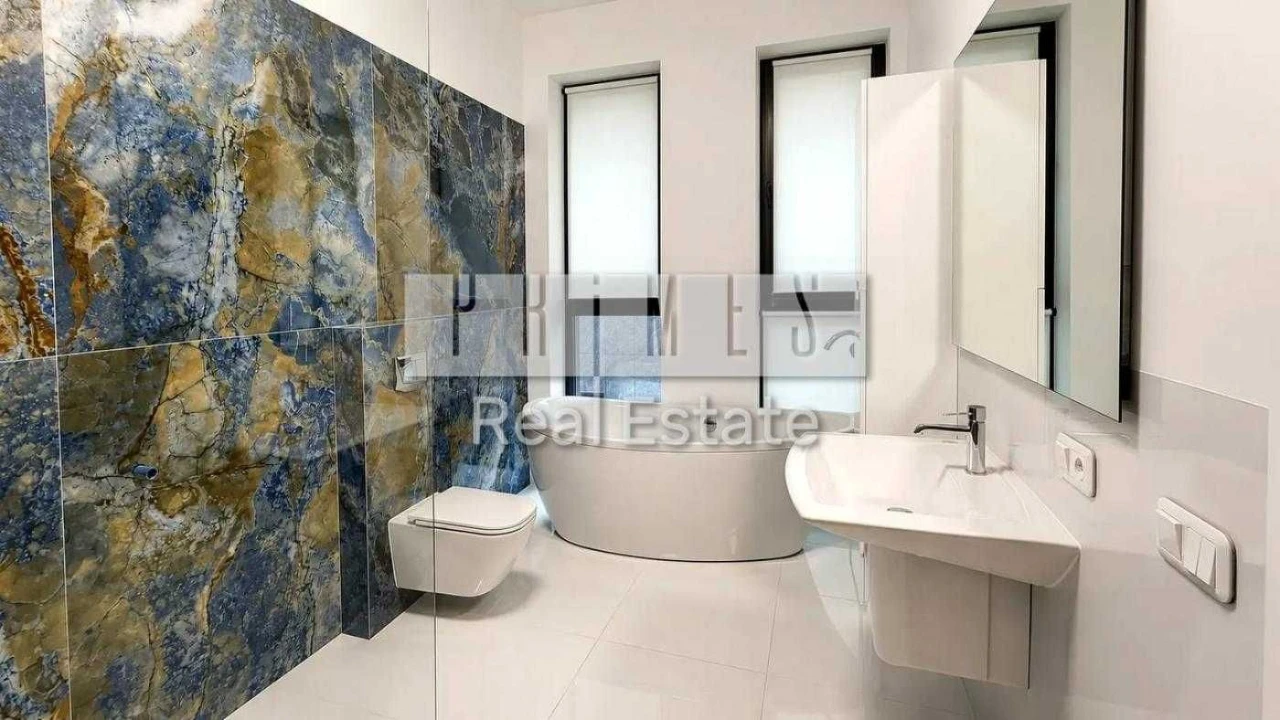 Продаж сучасного будинку 243 м² з ремонтом, Бикивня
