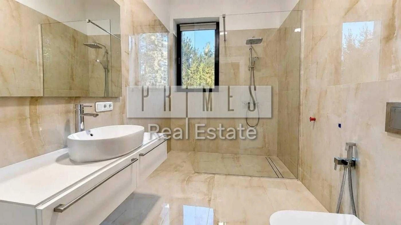 Продаж сучасного будинку 243 м² з ремонтом, Бикивня