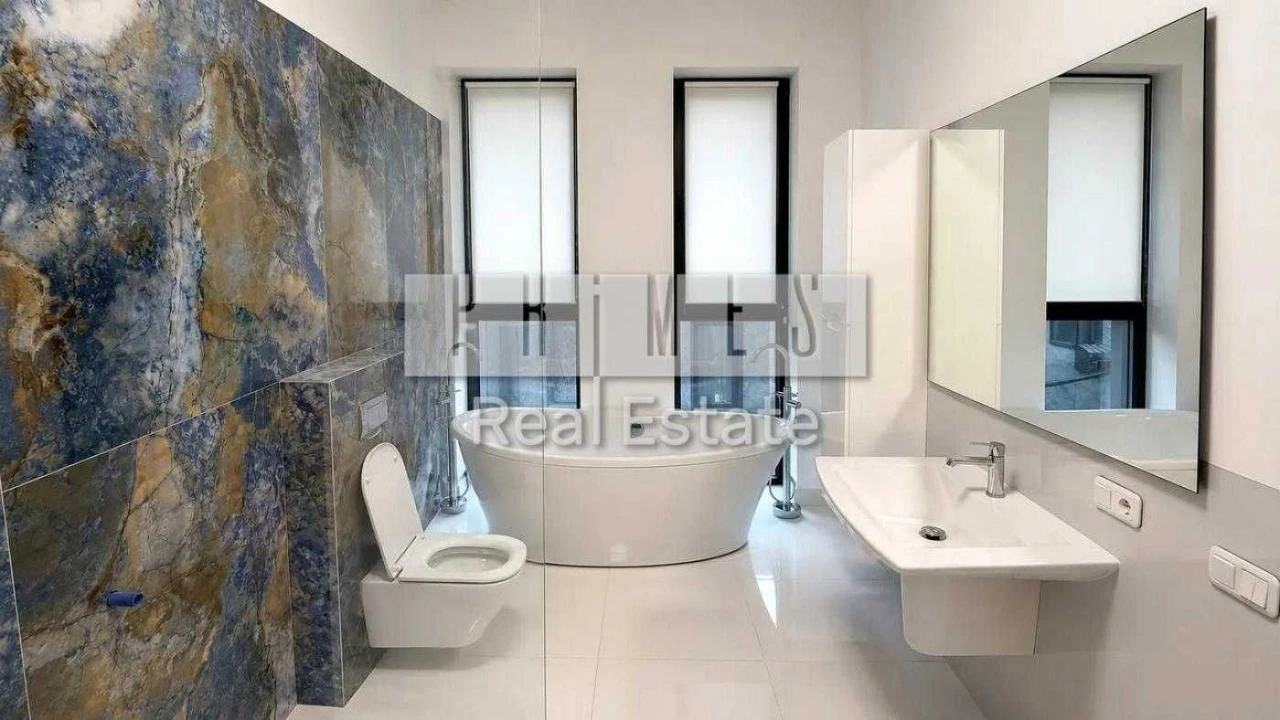 Продаж сучасного будинку 243 м² з ремонтом, Бикивня