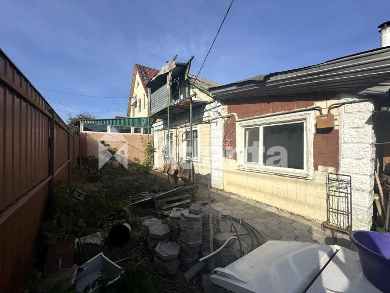 House in Lenseslits