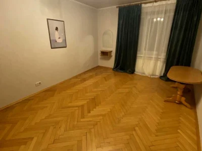 Квартира. Київ, Кловський узво́з