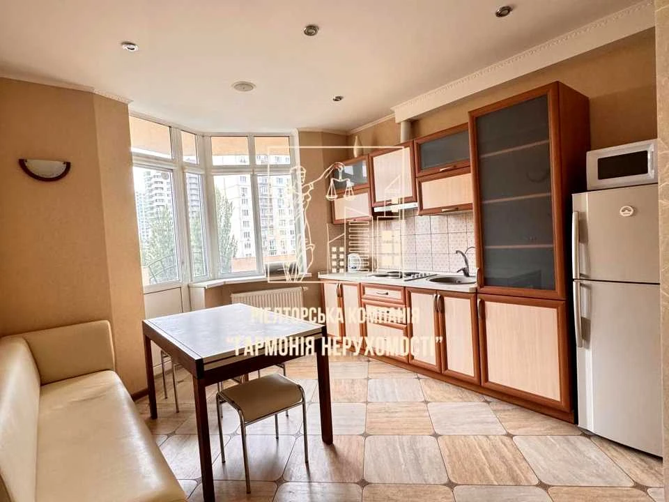 Apartment. Metropolitan Vasyl Lipkivsky Street, Kyiv