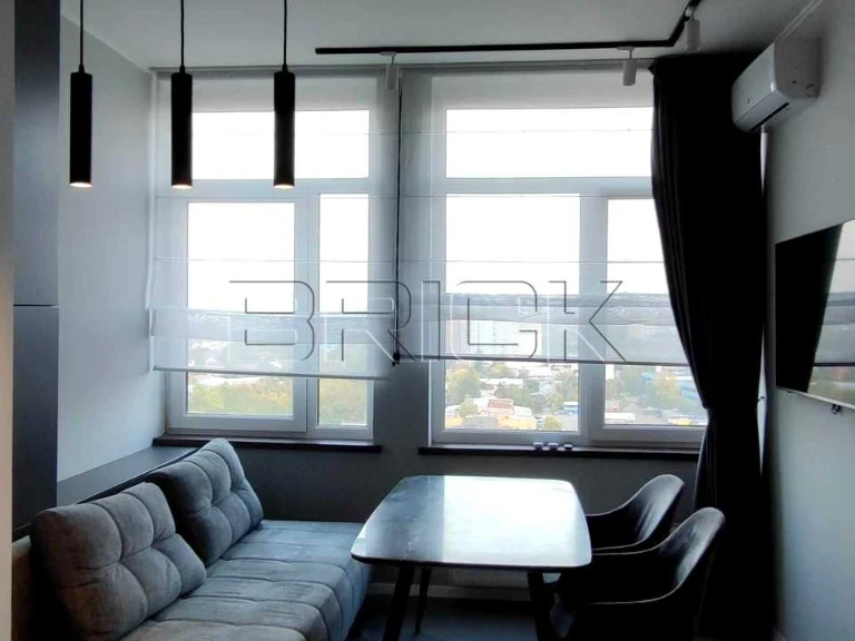 Apartment. Yunatska St, Kyiv