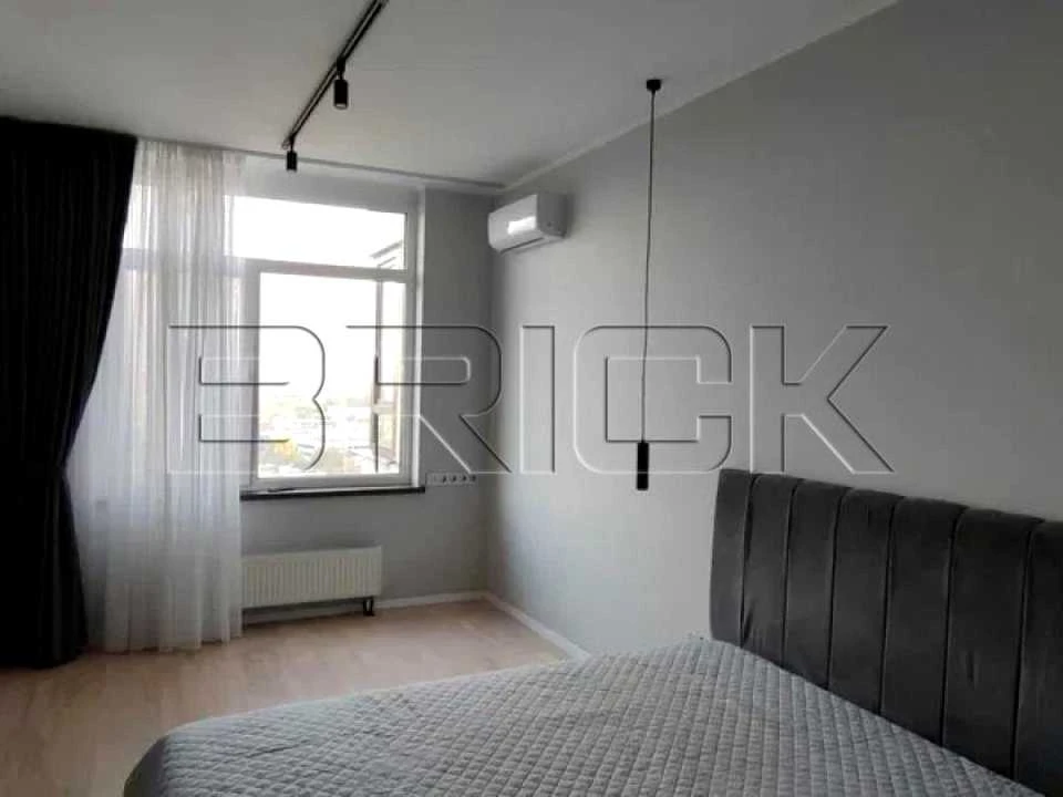 Apartment. Yunatska St, Kyiv