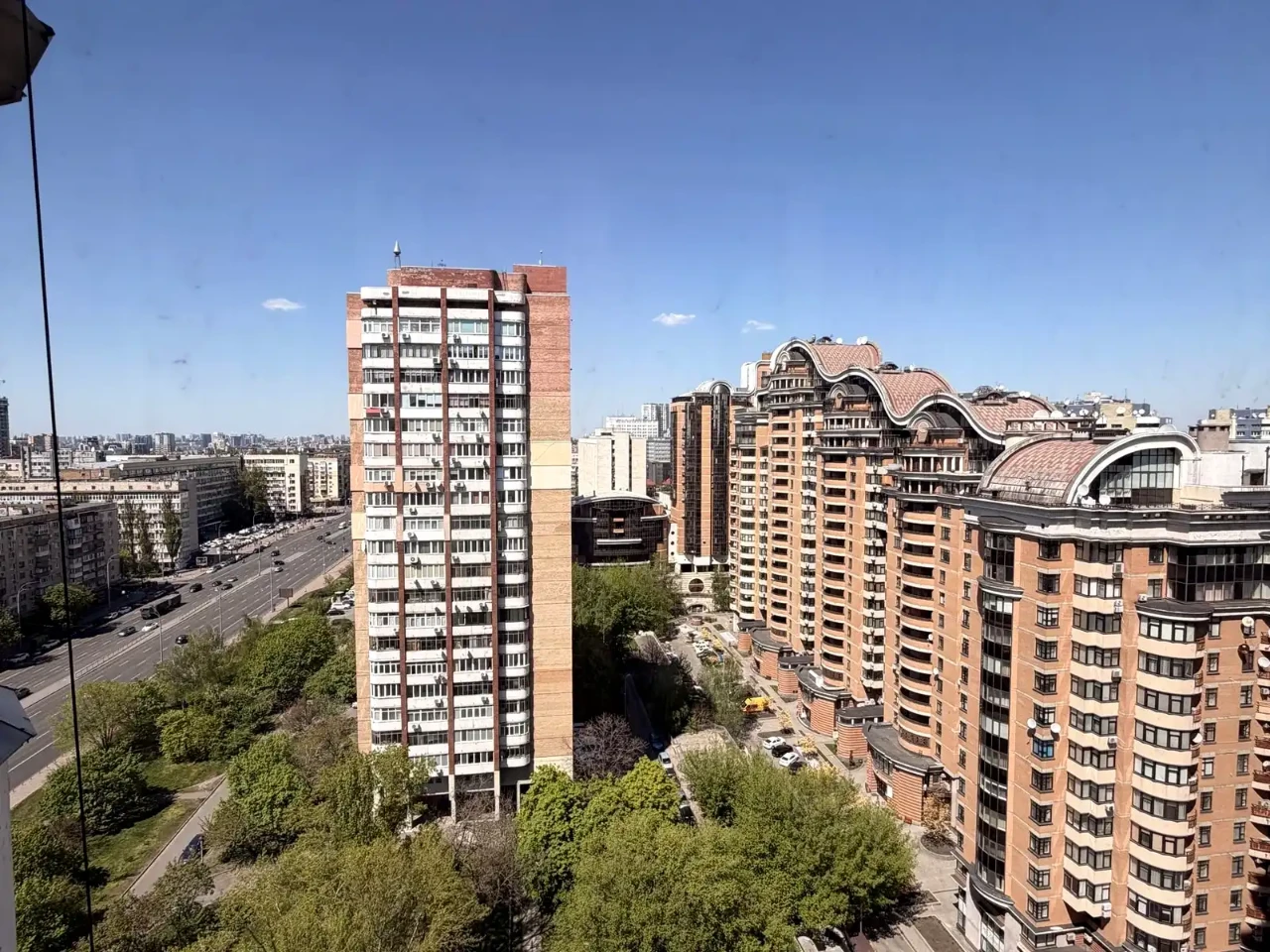 Rent 3-room apartment 110 sq.m. 16/21 floor