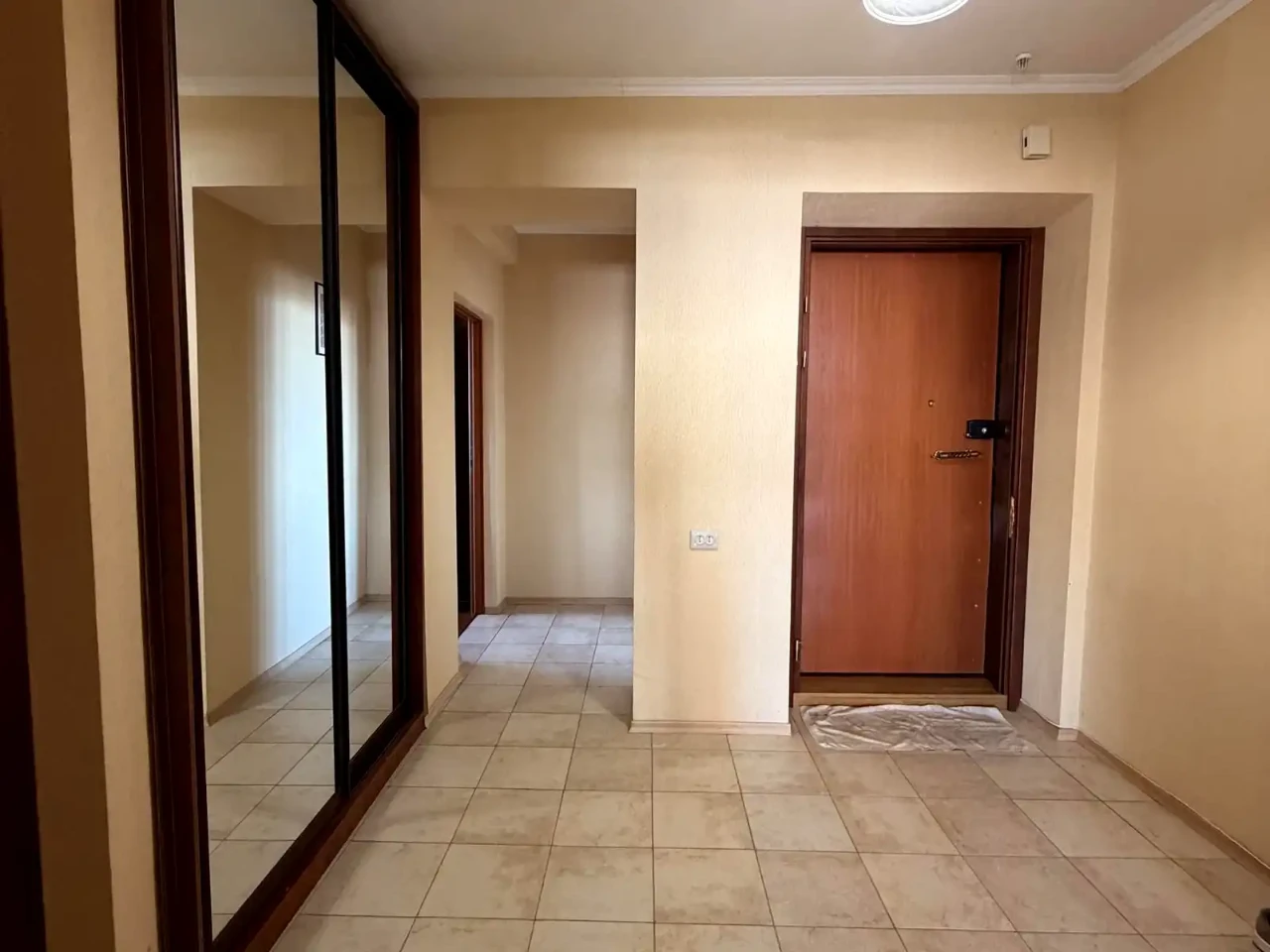 Rent 3-room apartment 110 sq.m. 16/21 floor