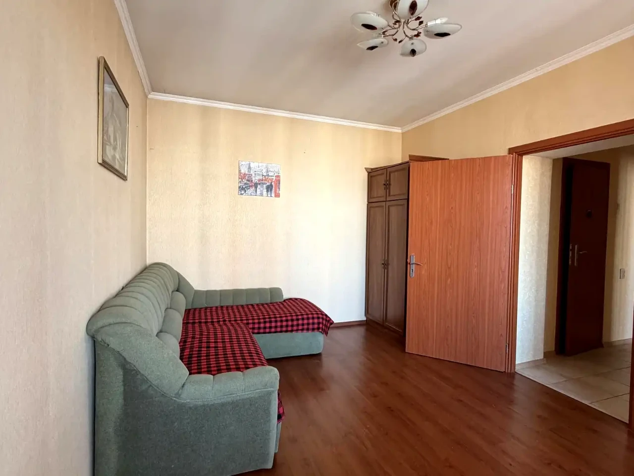 Rent 3-room apartment 110 sq.m. 16/21 floor