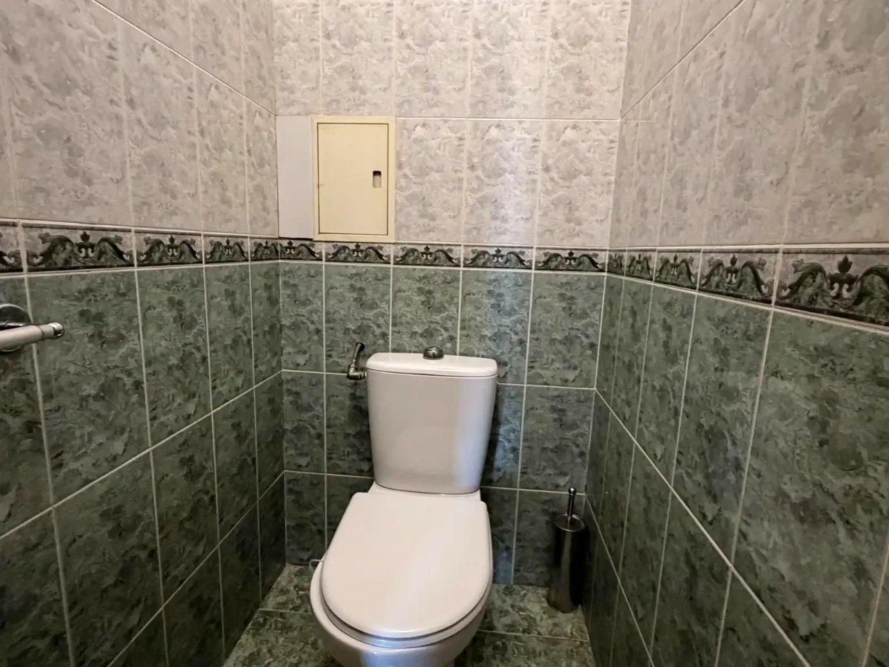 Rent 3-room apartment 110 sq.m. 16/21 floor