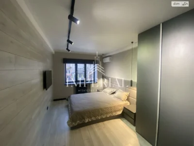 Long-Term Rental Apartment, Holosiiv