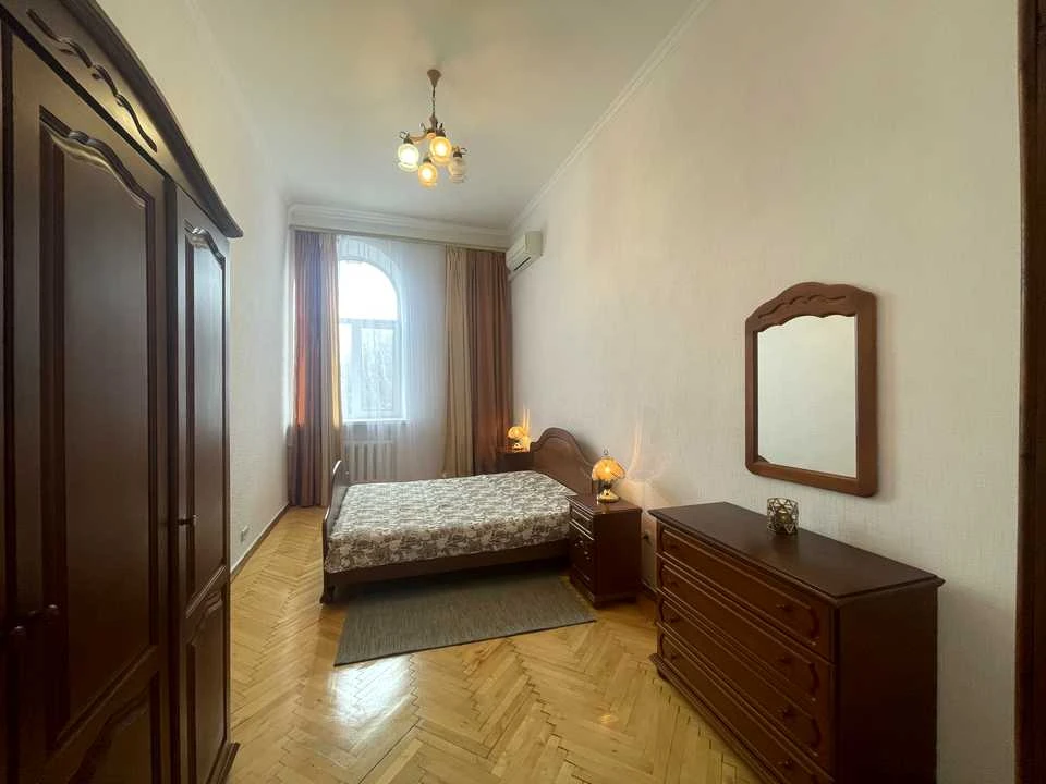 Apartment. Volodymyr Street, Kyiv