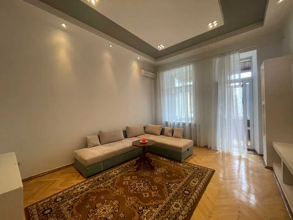 Apartment. Volodymyr Street, Kyiv