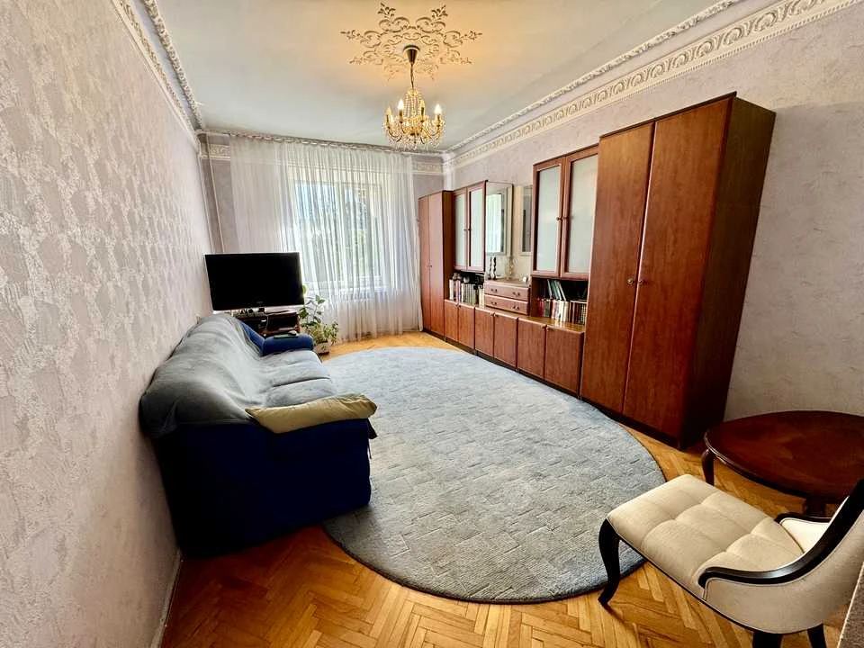 Apartment. Берестейський прос.