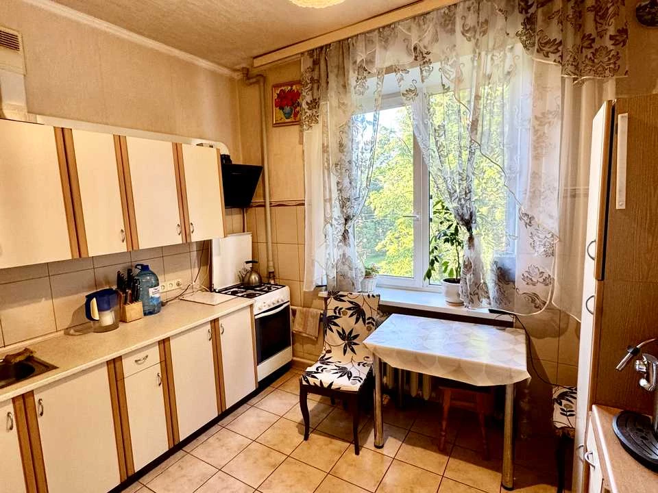 Apartment. Берестейський прос.