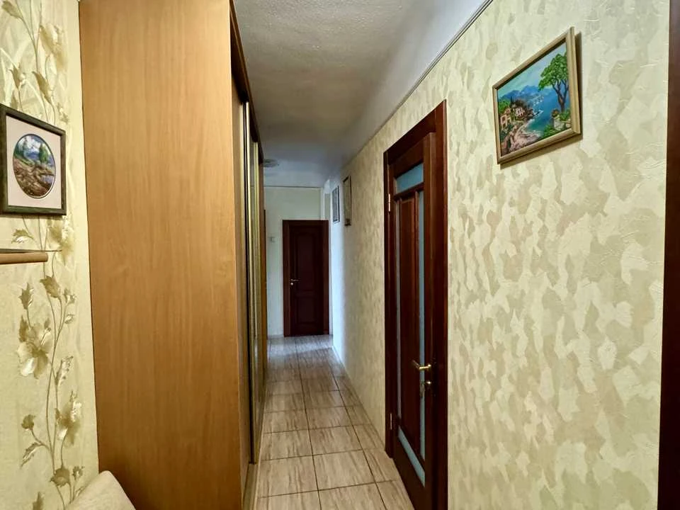 Apartment. Берестейський прос.