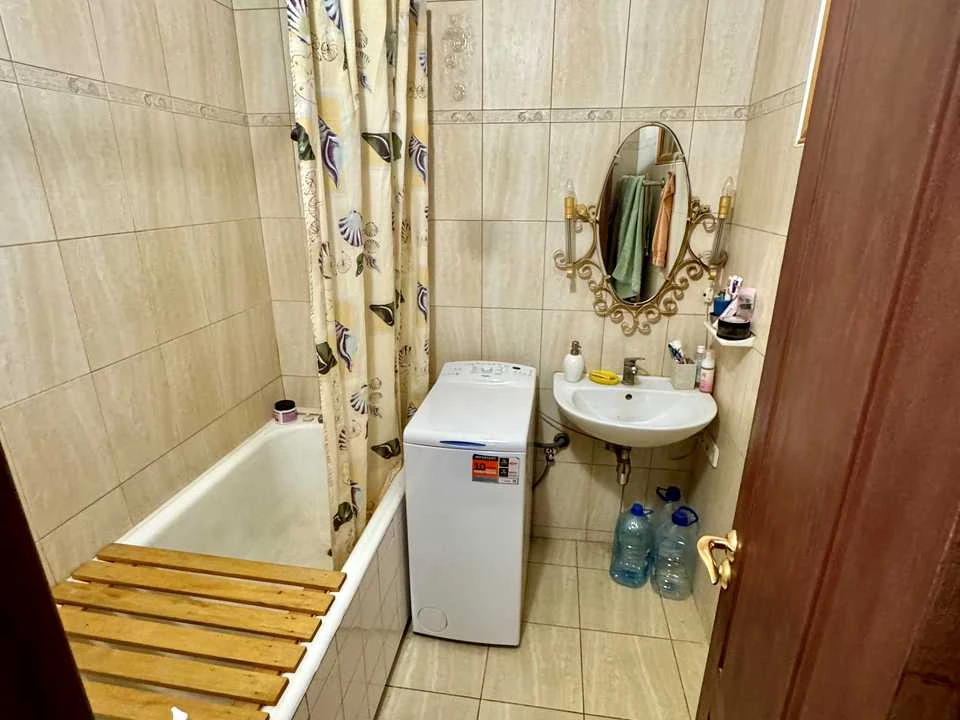 Apartment. Берестейський прос.