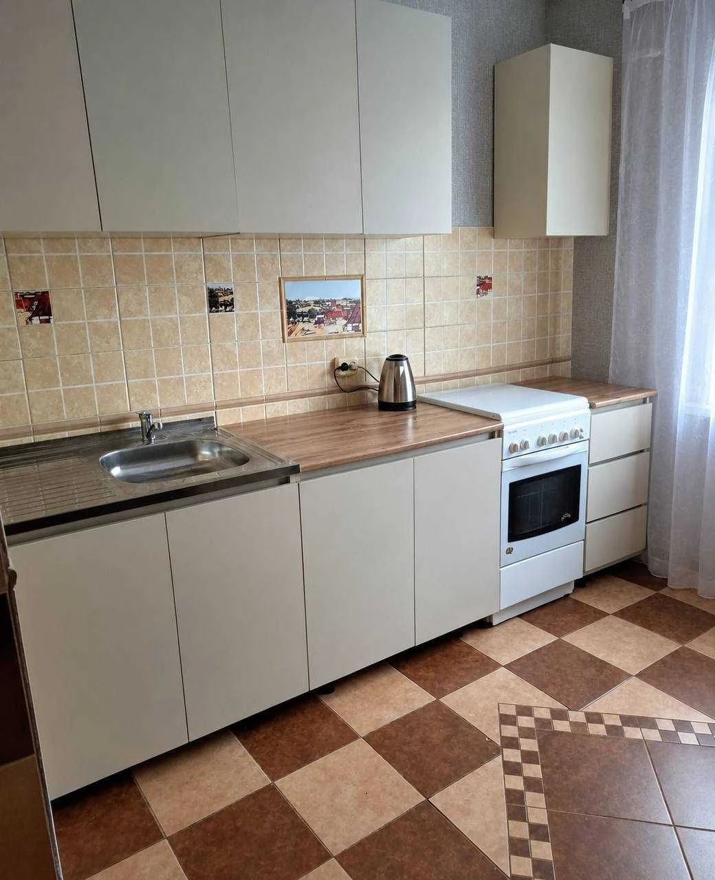 Продается трехкомнатная квартира на Сиховском