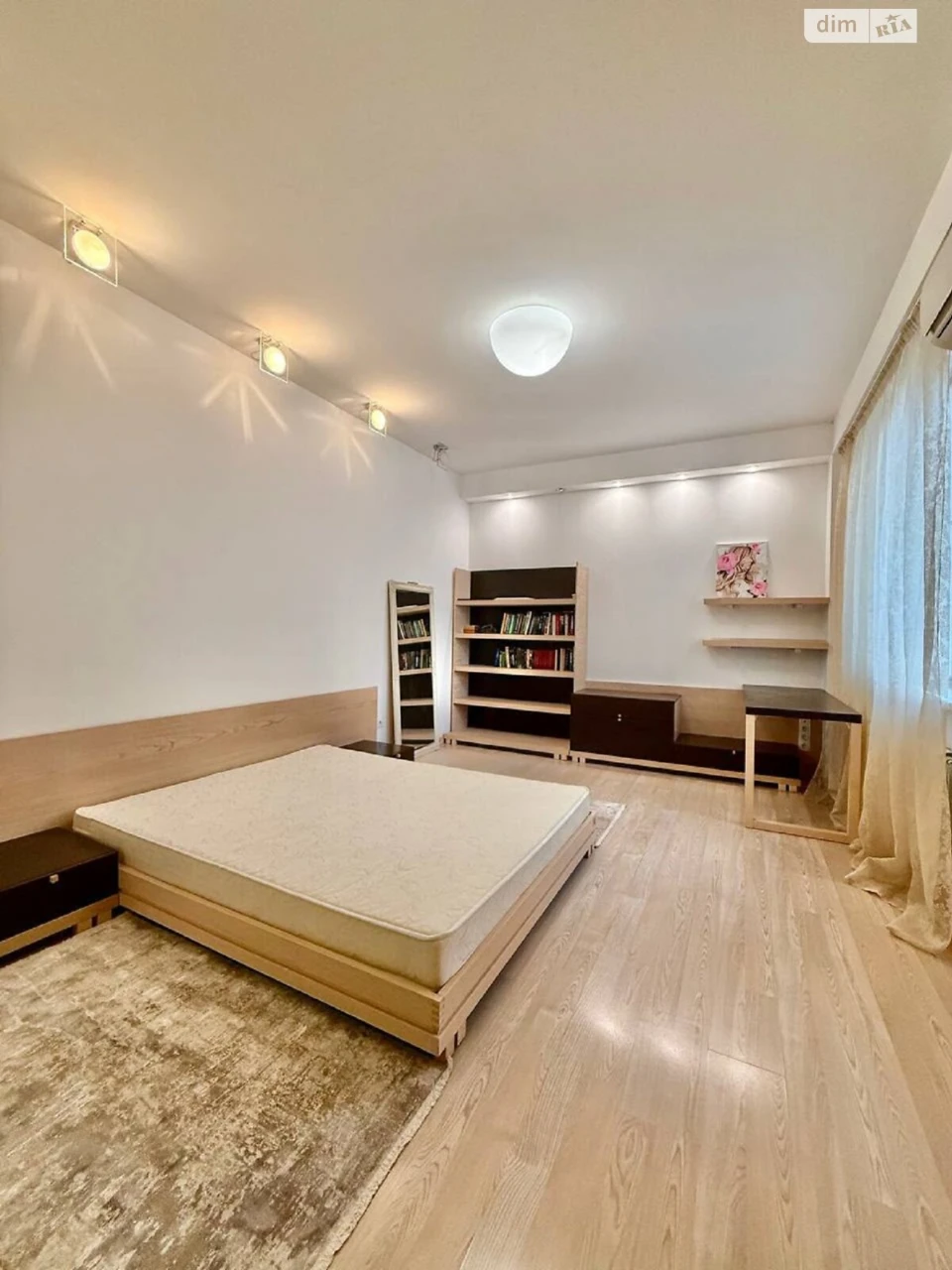 Apartment for Sale: Solotyska Slobidka