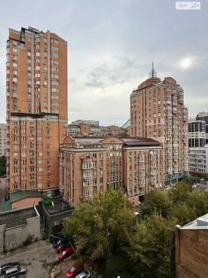 Apartment for Sale: Solotyska Slobidka