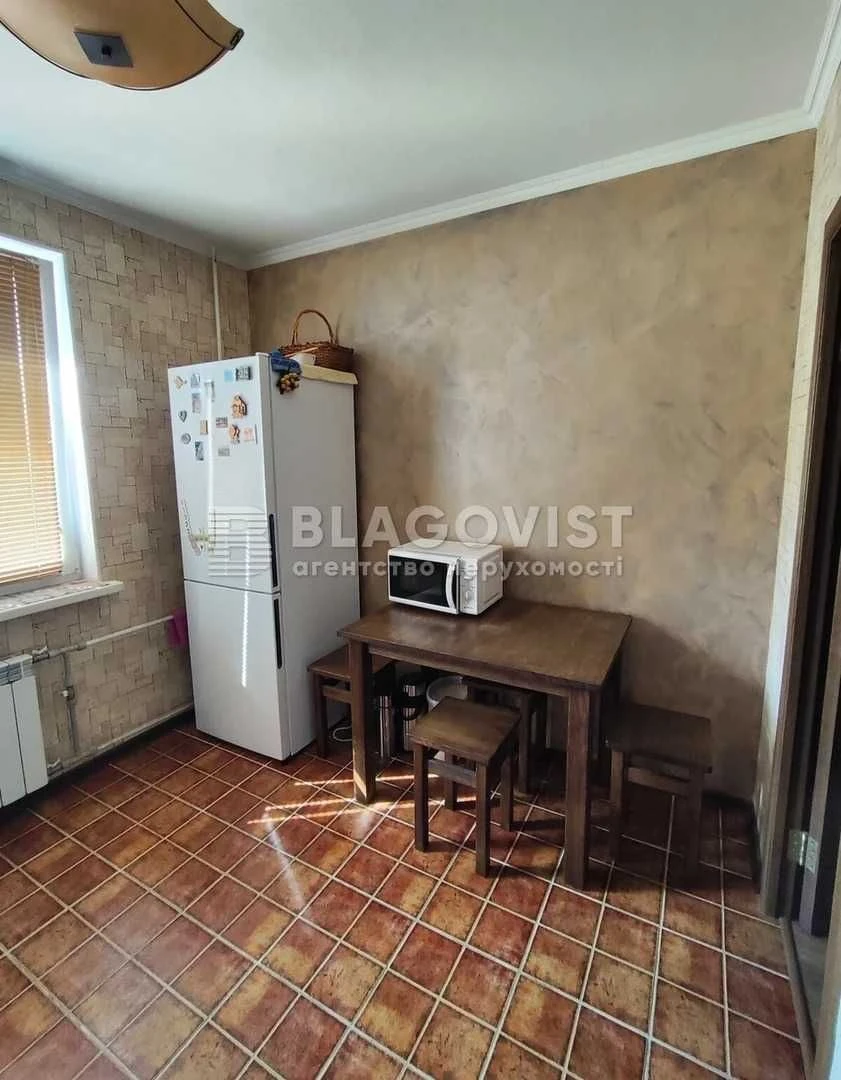 Sale of a 2-bedroom apartment on Petro Grigorenko Avenue 27
