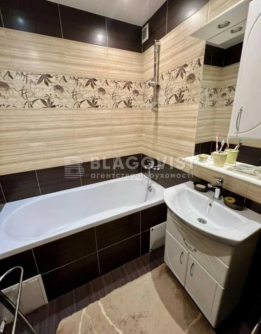 Sale of a 2-bedroom apartment on Petro Grigorenko Avenue 27