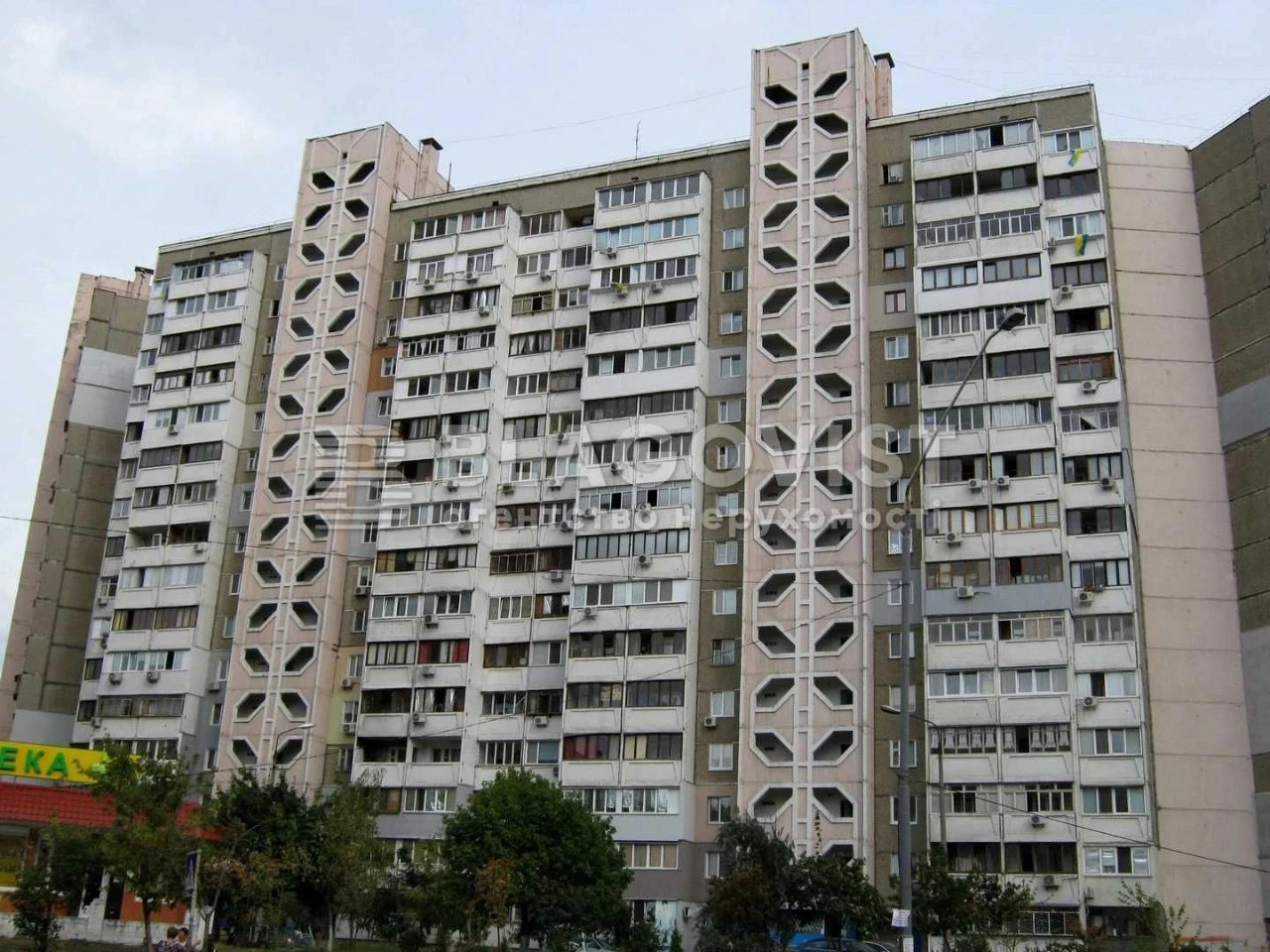 Sale of a 2-bedroom apartment on Petro Grigorenko Avenue 27
