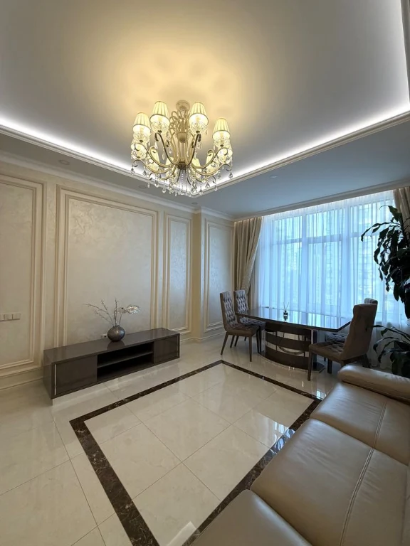 Продаж, 3 кімнати,Новопечерські Липки,Верхогляда 15