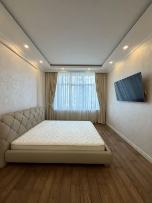 Продаж, 3 кімнати,Новопечерські Липки,Верхогляда 15