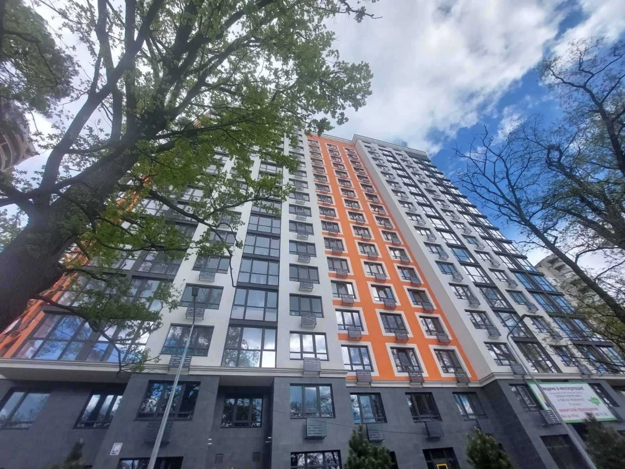 Продажа 1-й этаж, 77 м2. Житомирская ул., 5 мин. до ЖК EcoDream. Без комиссии