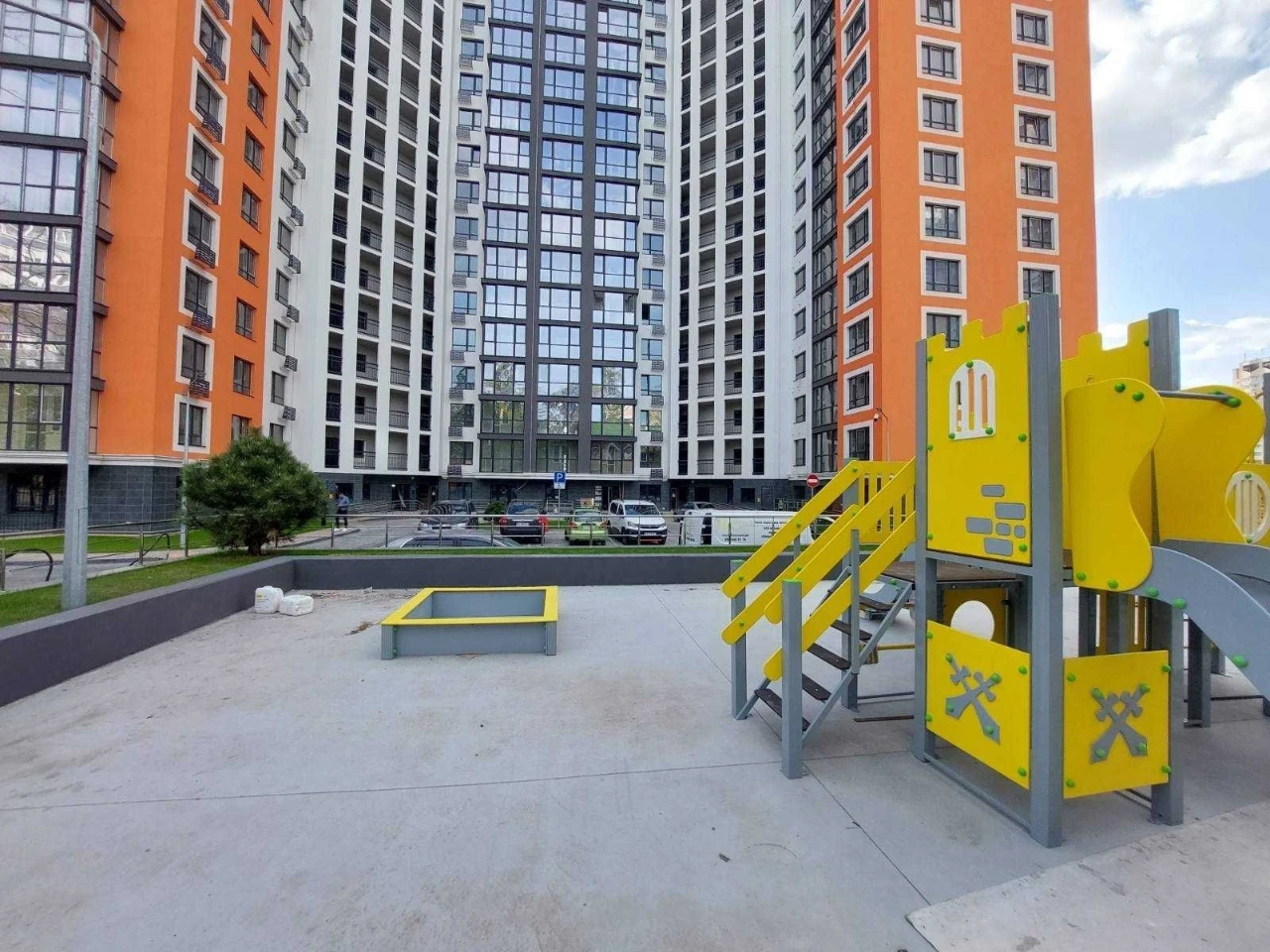 Продажа 1-й этаж, 77 м2. Житомирская ул., 5 мин. до ЖК EcoDream. Без комиссии