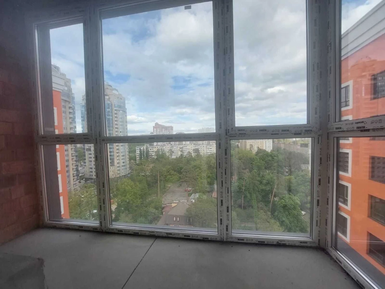 Продажа 1-й этаж, 77 м2. Житомирская ул., 5 мин. до ЖК EcoDream. Без комиссии