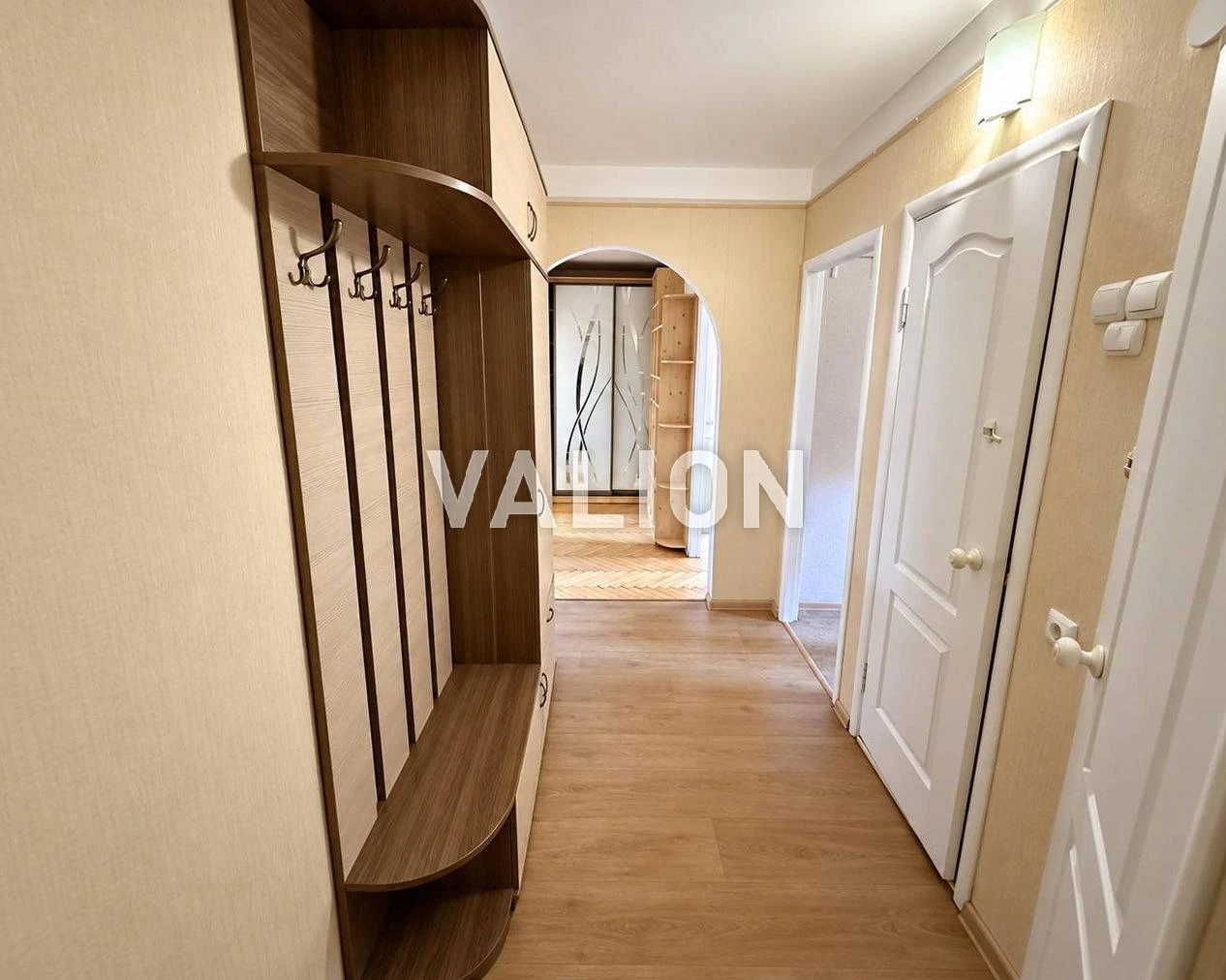 Продаж 2-кімнатної квартири на вул. Мрії, 16-Б