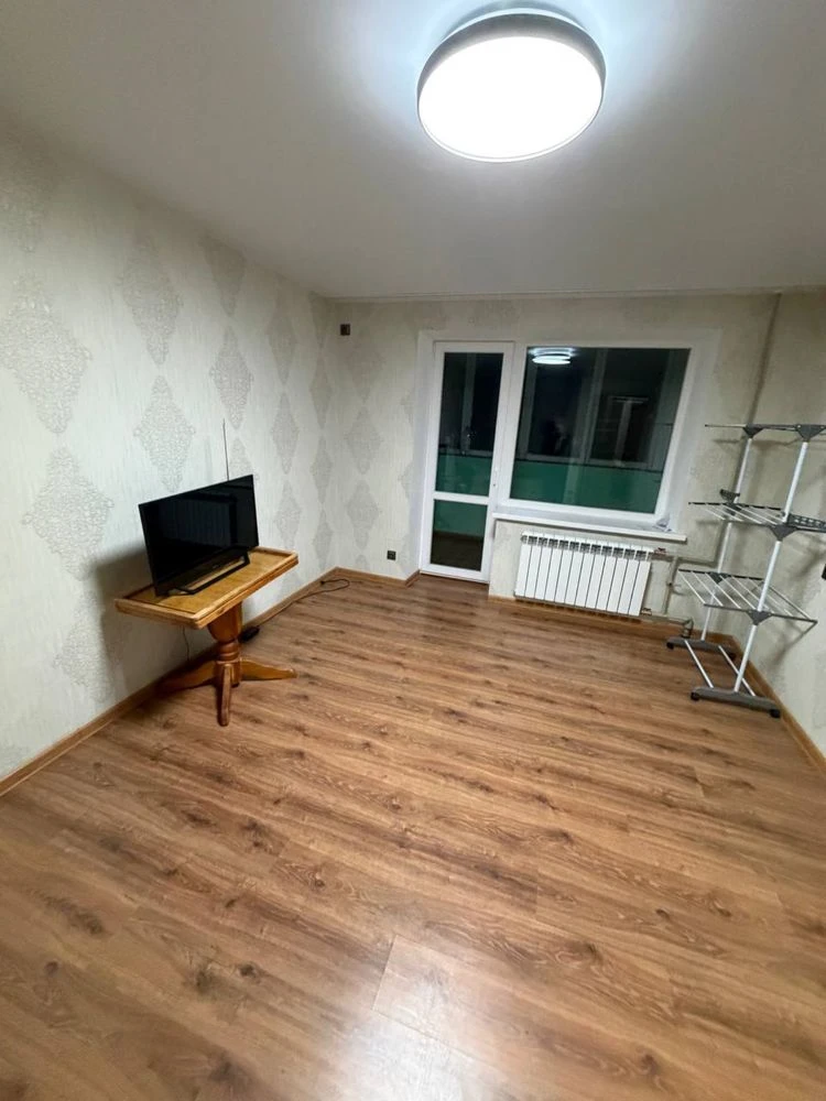 Продается 1-комнатная квартира, улица Уральская, Национальной Гва