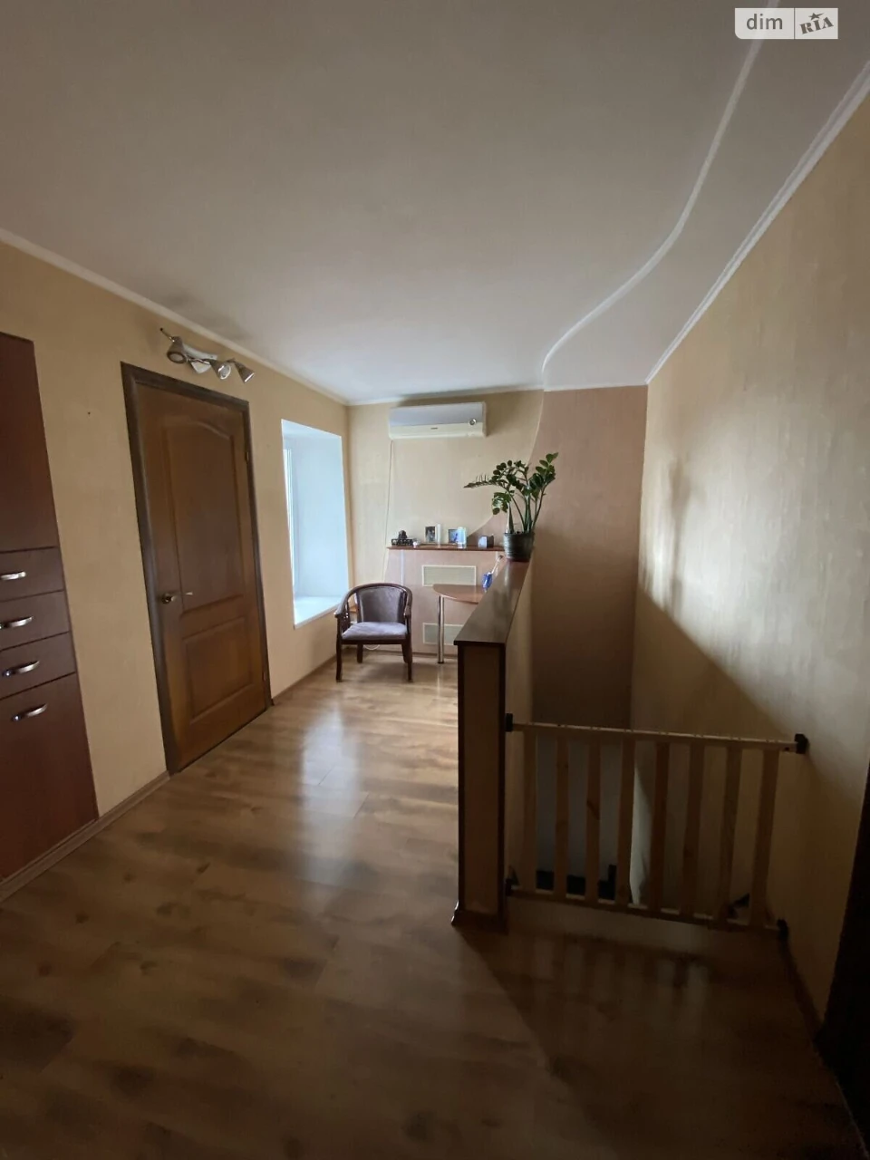 Продаж Дім