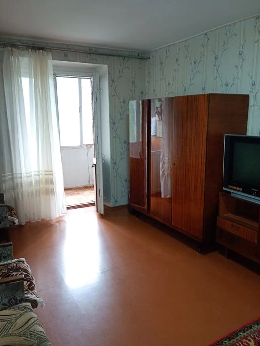 I will sell 2 pcs. sq. - ru, Pravyi bereg, ul. Happy on the 5th floor