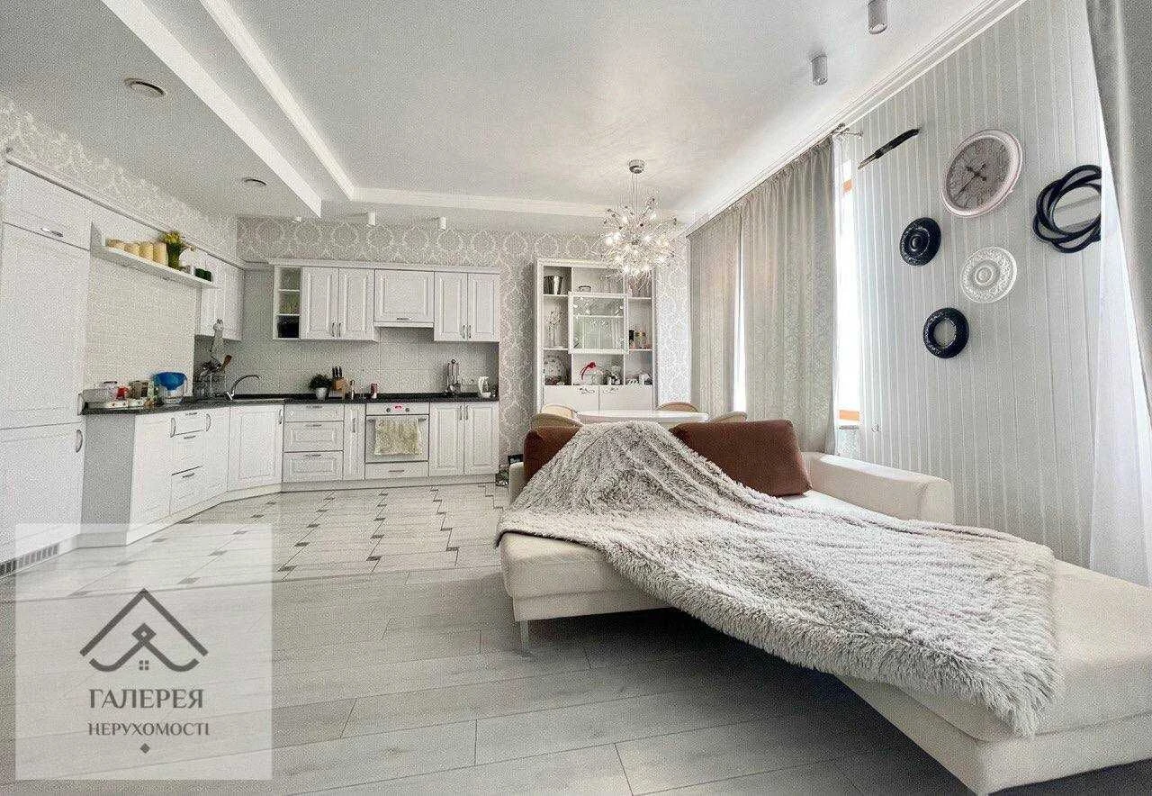 4 rooms, City Center, 5th floor, View of park