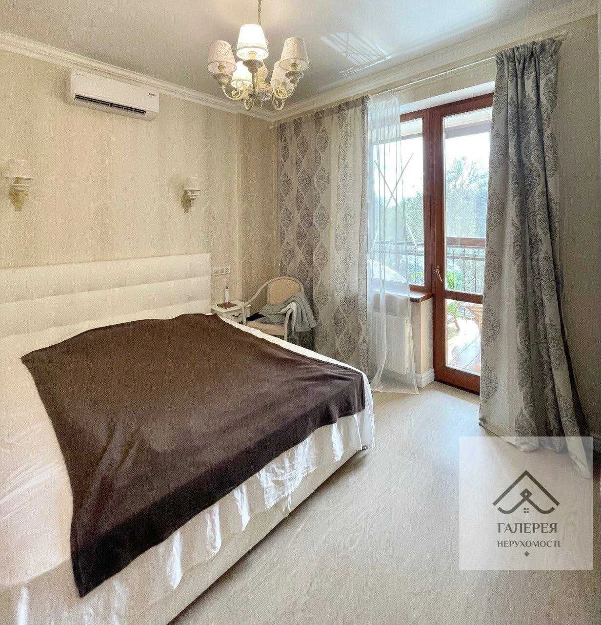 4 rooms, City Center, 5th floor, View of park