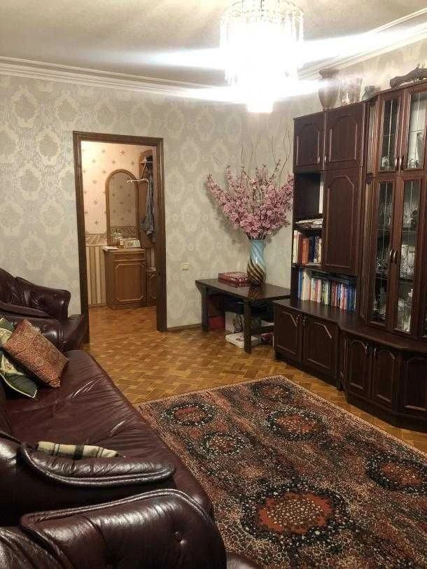 Продається 3-кімнатна квартира в 533 м/тр