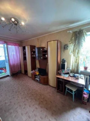 Продам 1 кімнатну квартиру у центрі ХТЗ