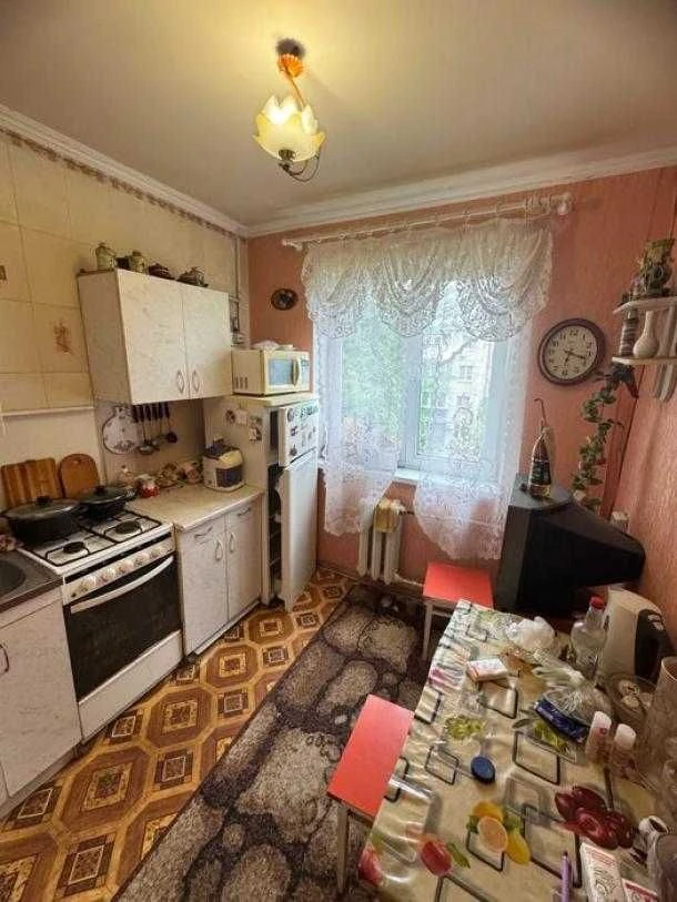 Продам 1 кімнатну квартиру у центрі ХТЗ