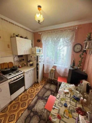Продам 1 кімнатну квартиру у центрі ХТЗ