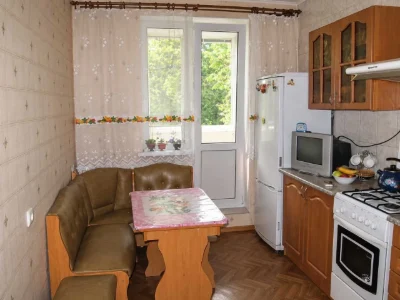 Продається 2-кімнатна квартира в Роганському житловому масиві. Класний варіант.