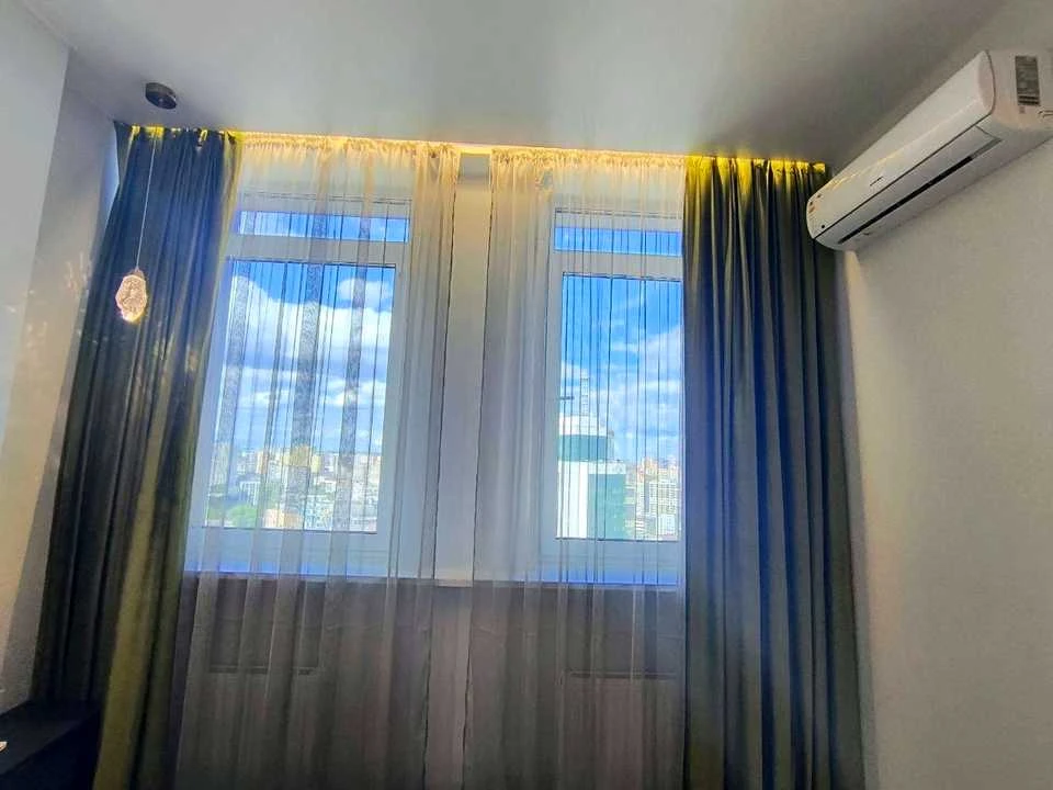 Apartment. Kyiv, Brestsky Prospect.